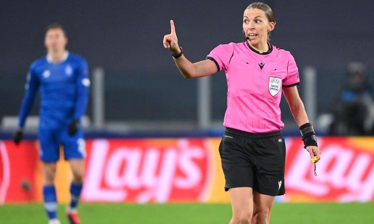 Juve, la bella partita della signora Frappart: merita 7. E con lei volano molti meno 'vaffa'...