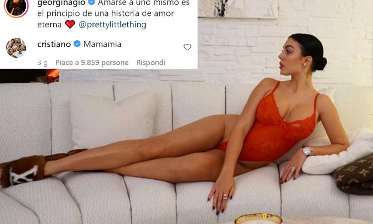 Georgina Rodriguez FOTO in intimo sul divano di casa e Ronaldo commenta: 'Mamma mia'