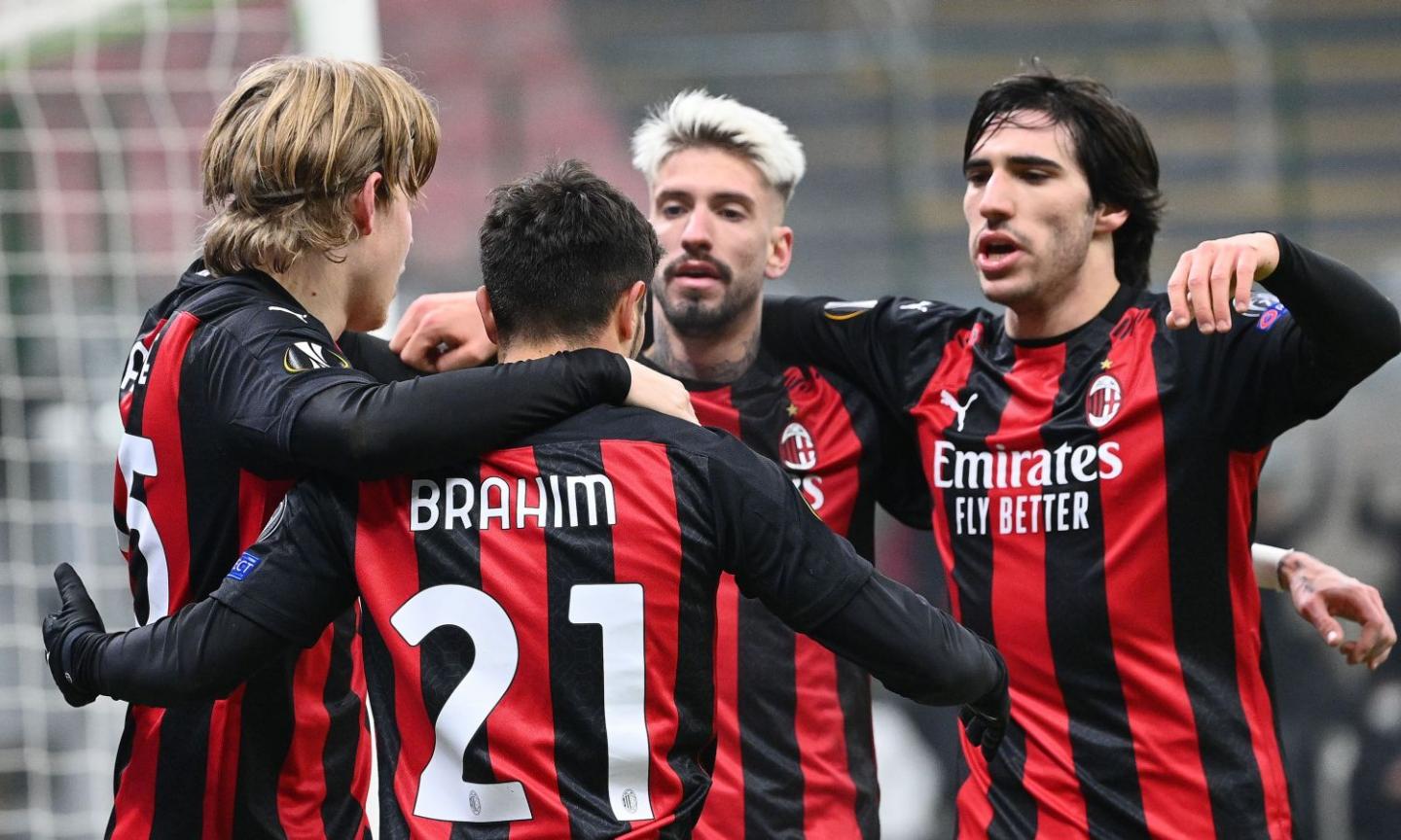 Il Milan ribalta il Celtic e si qualifica ai sedicesimi di Europa League: 4-2 con super Hauge. Ansia per Kjaer