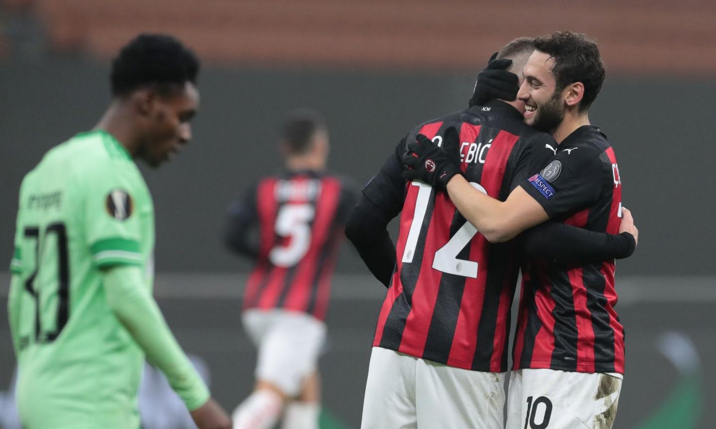 Milan, Calhanoglu in gol su punizione: solo Messi ne ha fatti di più negli ultimi 7 anni