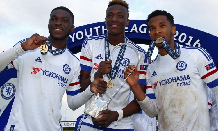 Tomori: 'Con Abraham mi sento tutti i giorni. Giocavamo insieme a 7 anni.'