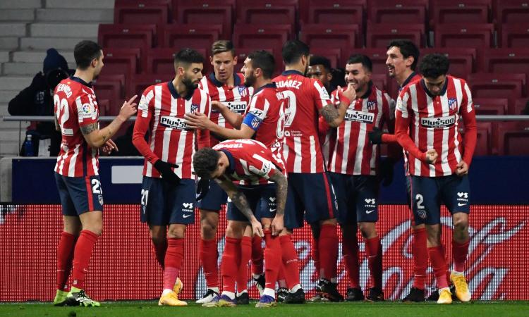 Liga, oggi due recuperi: l'Atletico Madrid batte il Siviglia, è primo a +4 con due partite in meno del Real. Granada ok