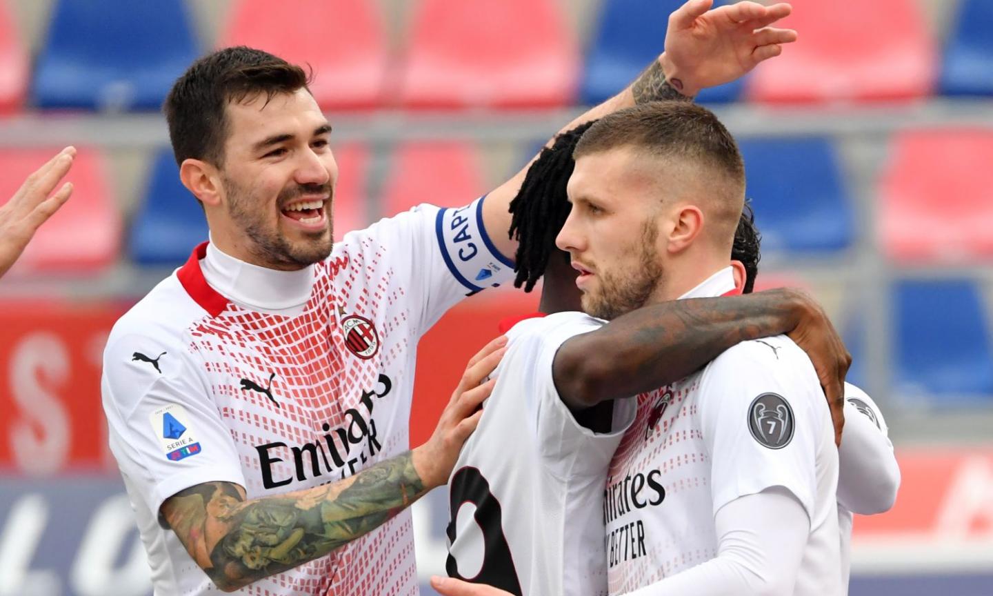 Il Milan torna a vincere e si tiene il primo posto: Rebic-Kessie, 2-1 al Bologna