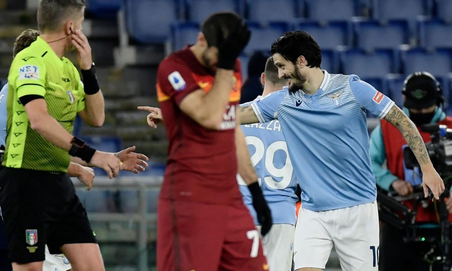 Profondo (giallo)rosso: incubo Roma, la Lazio domina il derby 3-0