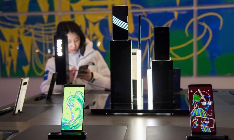 Corea del Sud, il leader della Samsung, Lee Jae-yong, condannato a due anni e mezzo di carcere
