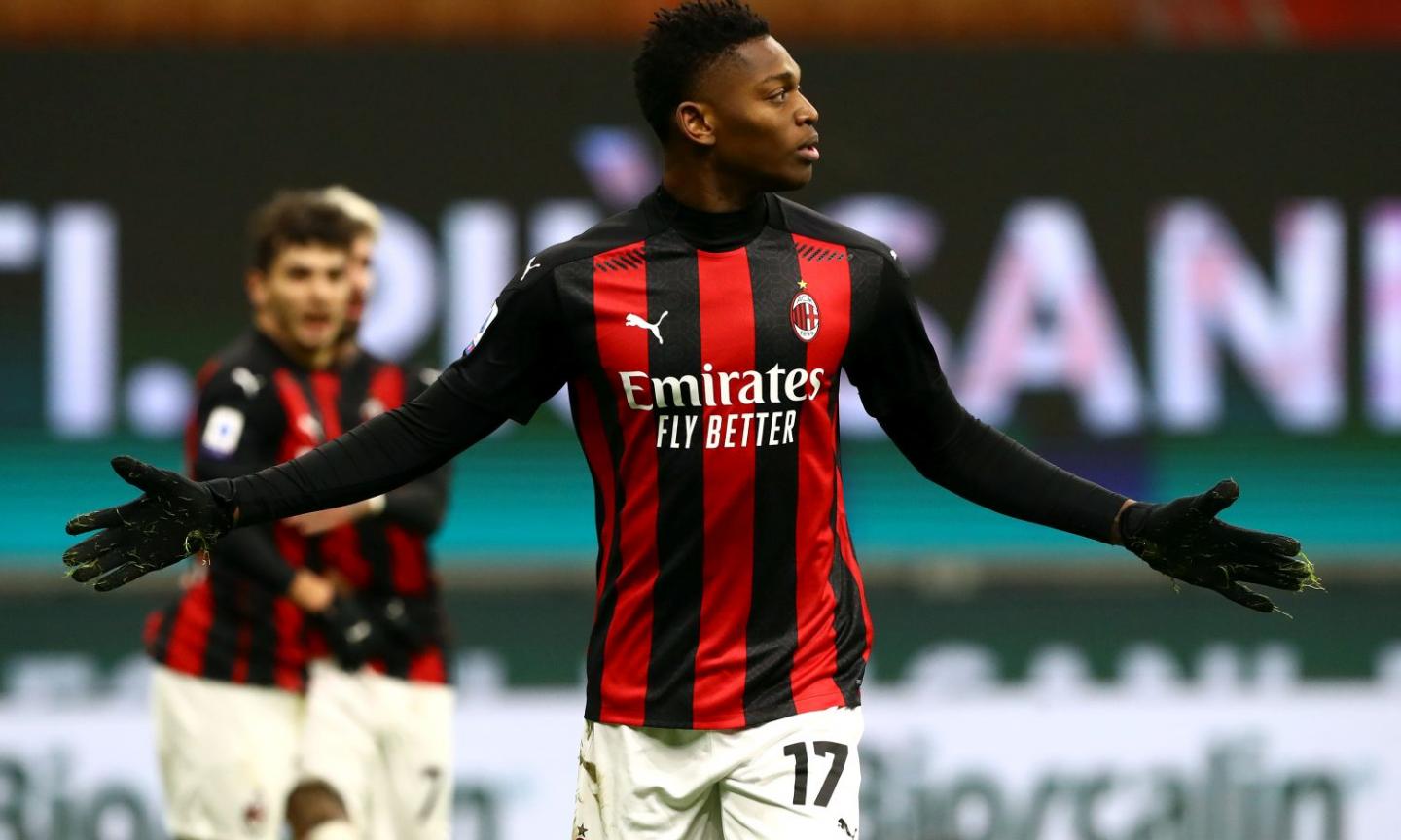 Milan, Leao in gruppo