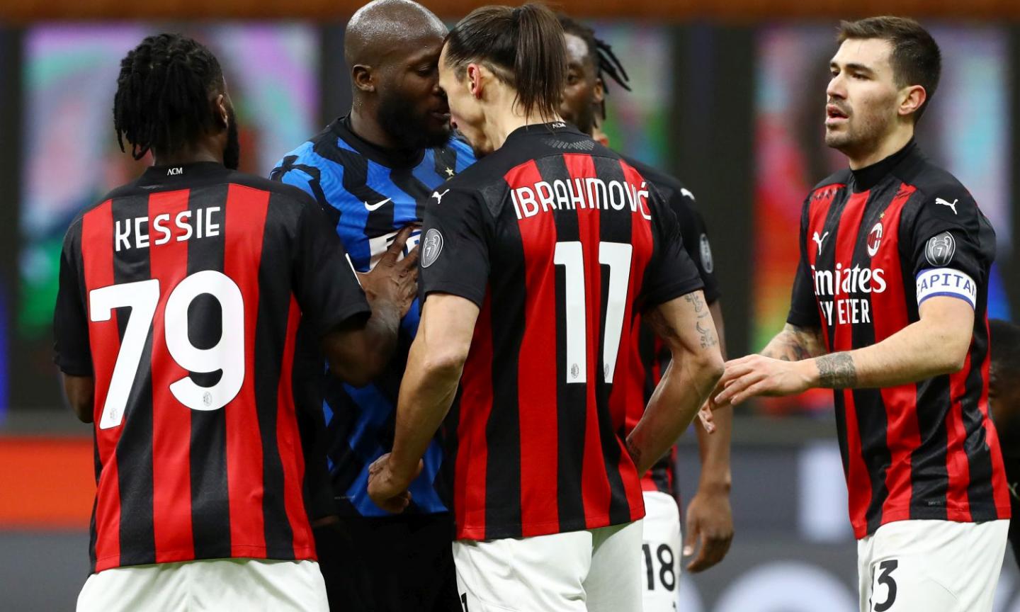 Ibra vs Lukaku, nervi tesi e testa conto testa. 'Torna a fare i tuoi riti voodoo...'. Poi Zlatan chiarisce: 'Niente razzismo'