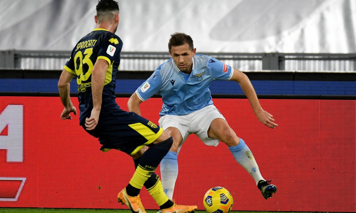 Lazio, tutto confermato: contro il Milan torna Lulic sull'out mancino