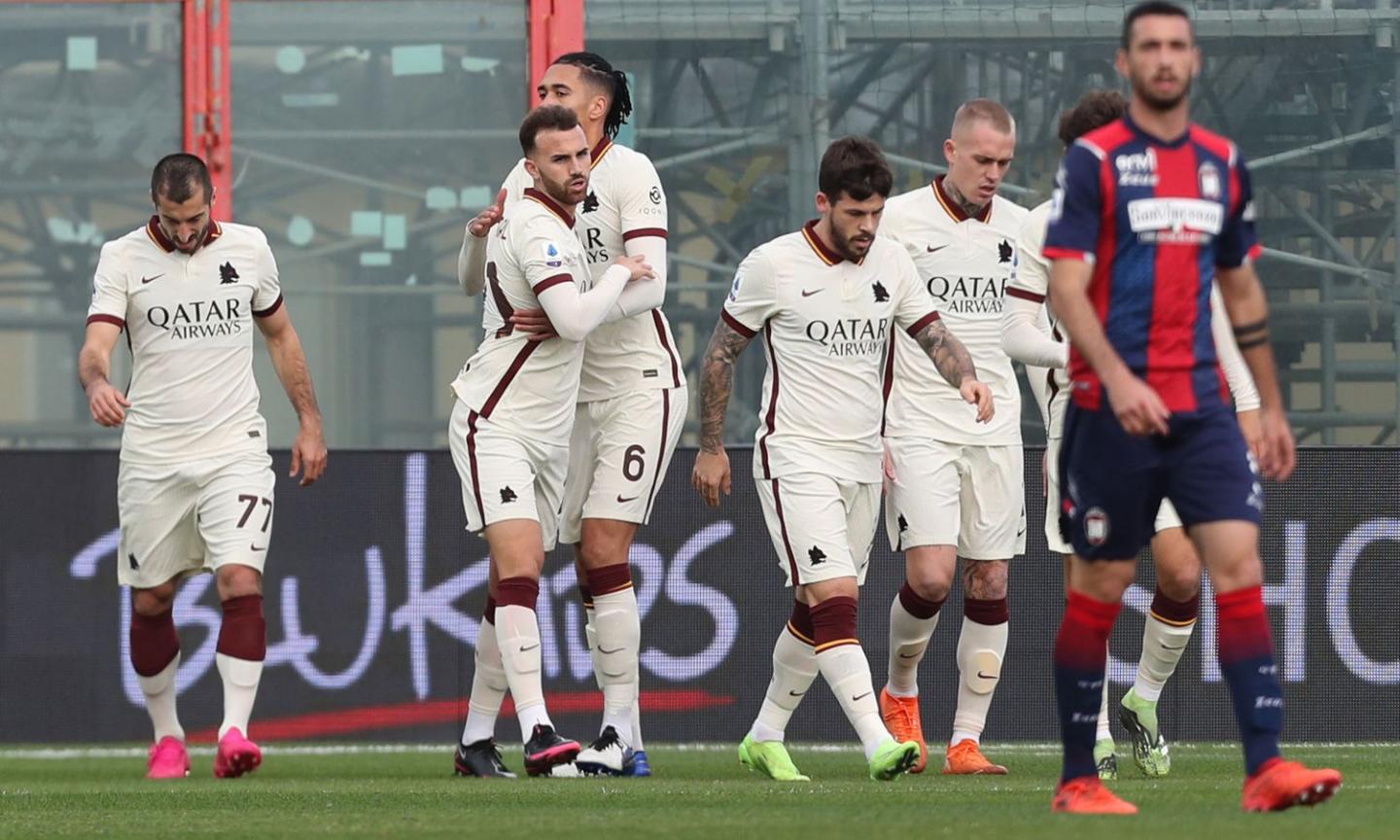 Mayoral trascina la Roma: 3-1 a Crotone