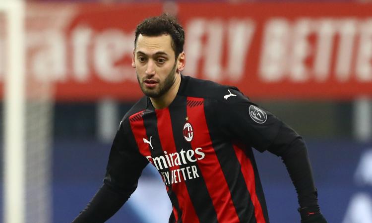 'Milan, Calhanoglu deconcentrato da super offerte provenienti dall'estero?'