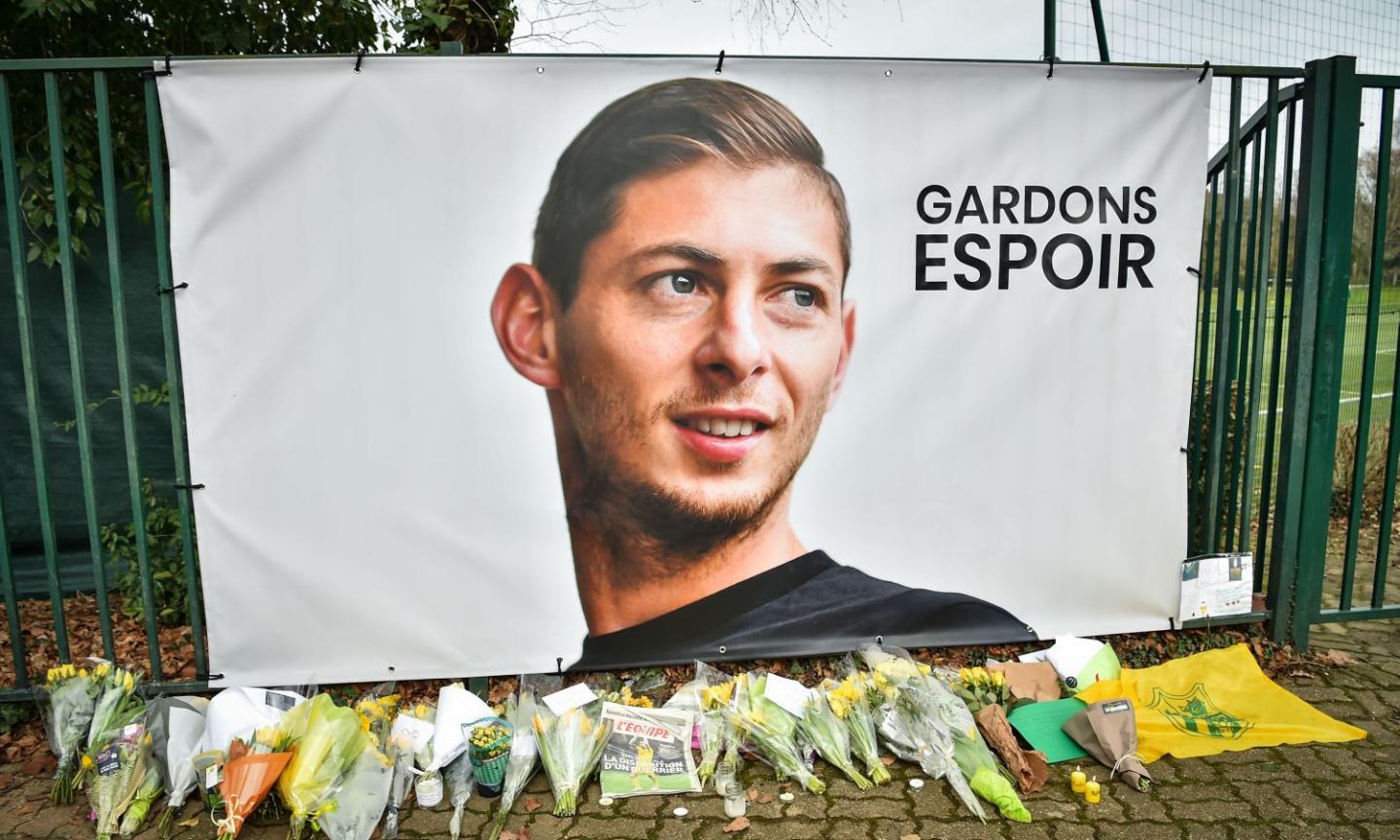 Cori sulla morte di Emiliano Sala, il Nizza condanna: 'Non ci riconosciamo in tutto questo'