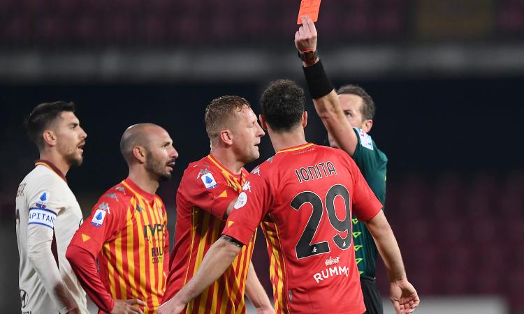 Serie A, rivivi la MOVIOLA: rosso a Gasperini per proteste. Espulso Glik, Fazio rischia. Il Var toglie un rigore alla Roma
