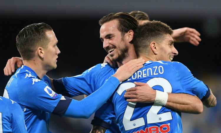 Mertens torna e salva il Napoli: 2-0 nel derby col Benevento, Gattuso a -3 dalla Champions