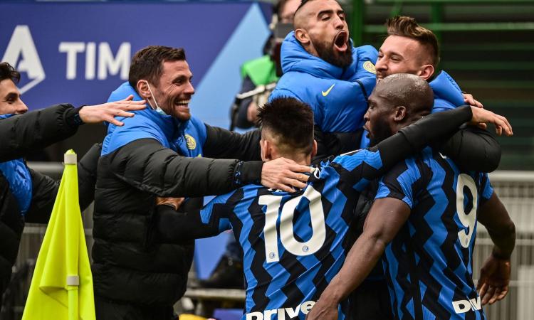 L’Inter vince il derby scudetto: 3-0 al Milan con doppio Lautaro e Lukaku e +4 in classifica