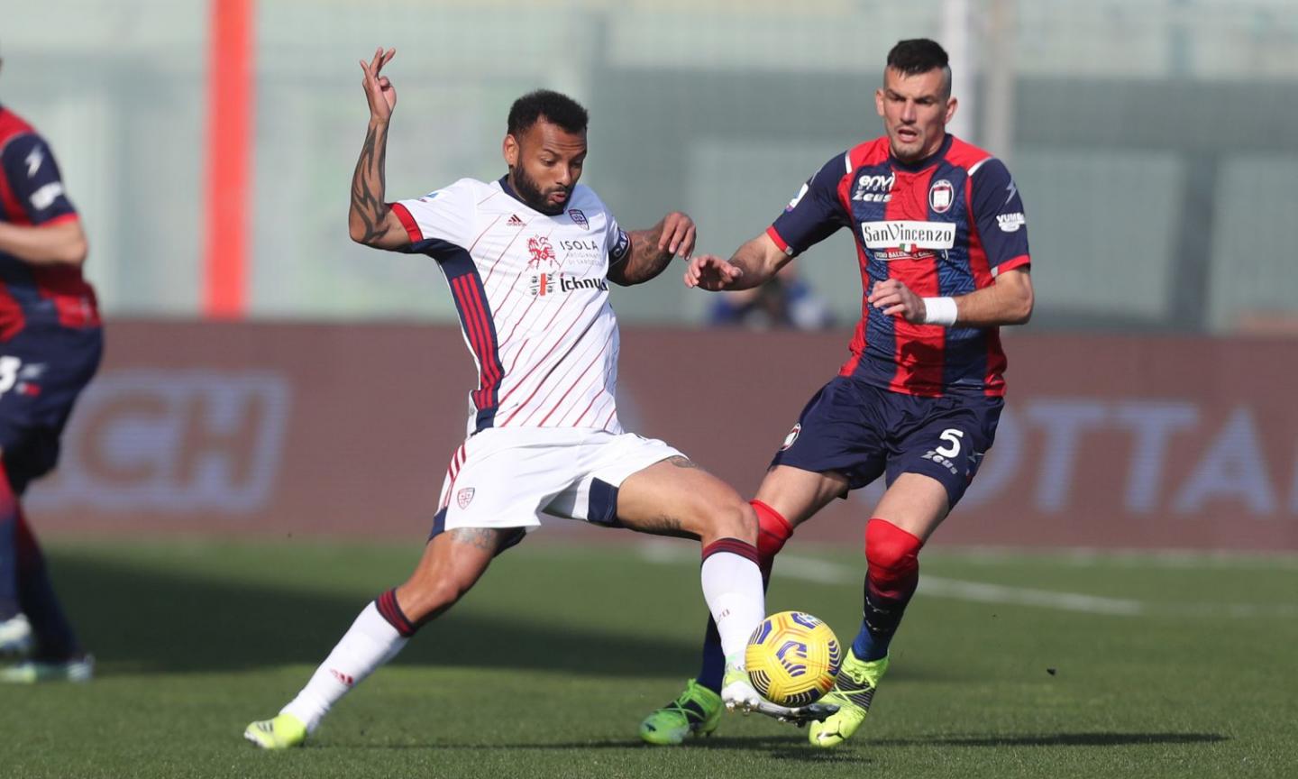 Cagliari, Joao Pedro come Messi e Suarez