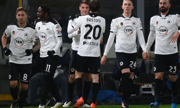 Milan umiliato dallo Spezia in versione Atalanta, chance sorpasso pre-derby per l'Inter