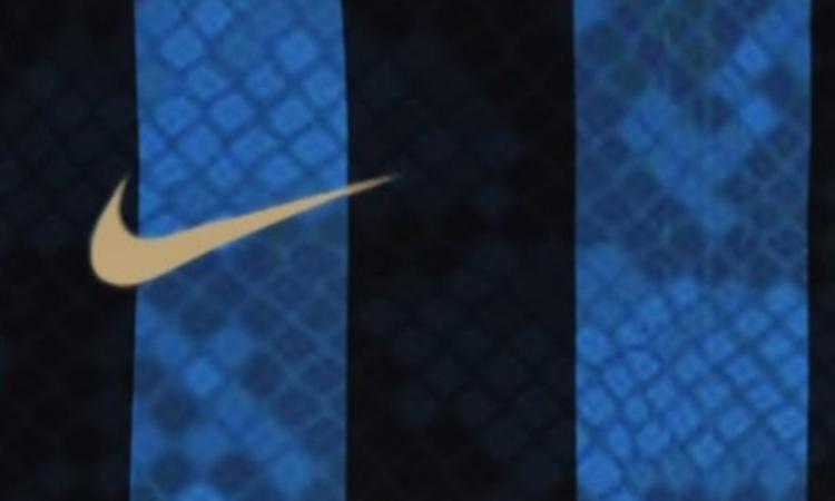 Inter, nuovo spoiler per la nuova prima maglia 2021/22. Sarà pitonata? FOTO