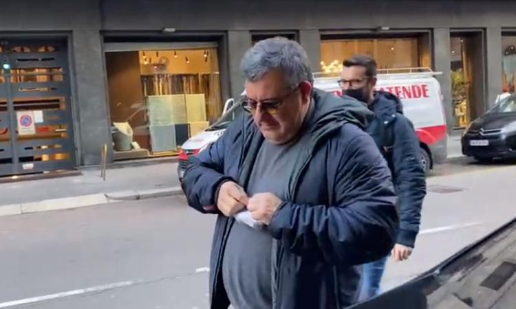 'Pogmentary', gli interventi di Raiola: 'Vorrei Pogba al PSG, sarebbe il 're che torna'. Poi la Juve 'impossibile', Barcellona e United