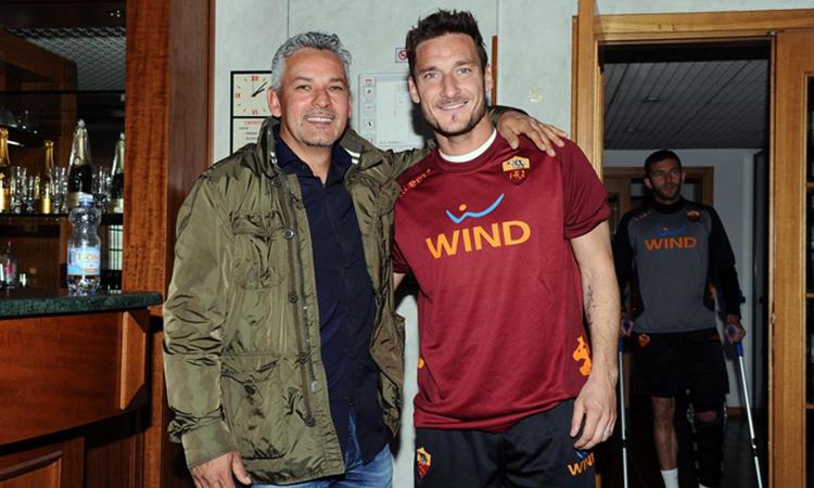 Totti y Divin ‘Codino a la espera de Maradona: la magia del fútbol triunfa sobre las series de TV |  primera página