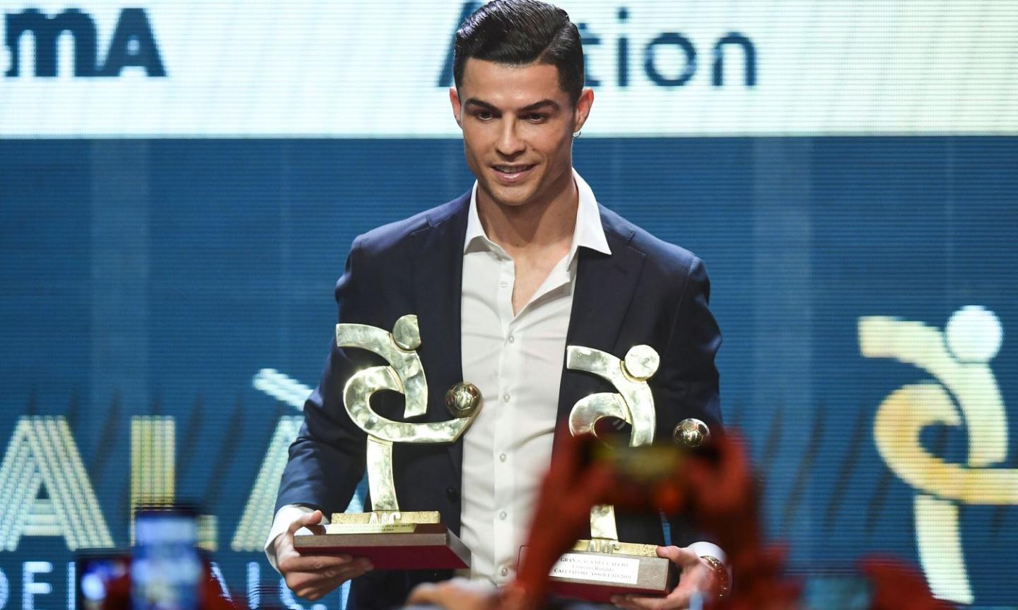 Ronaldo celebra il premio AIC: 'Dedicato a chi lavora nell'ombra e rende grande la Juve, possiamo ancora vincere'