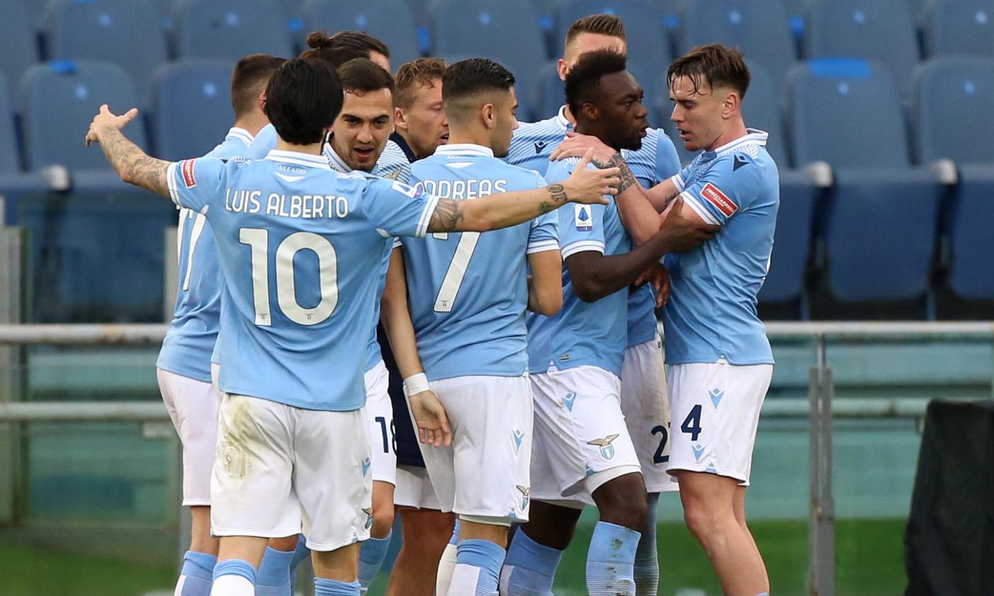 Il 'solito' Caicedo torna e salva la Lazio: 3-2 al Crotone, Inzaghi a meno 4 dalla Champions 