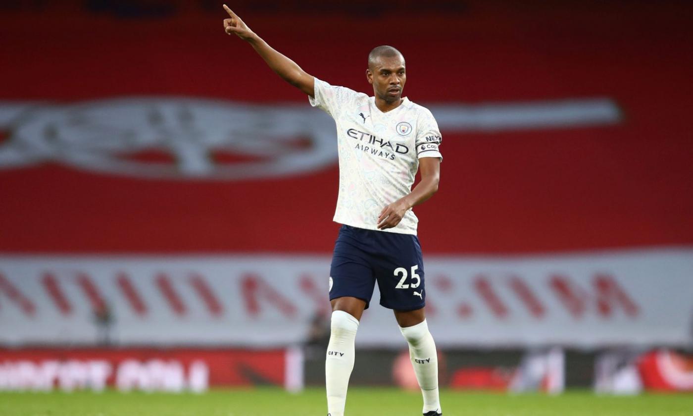 Manchester City, tre squadre vogliono Fernandinho