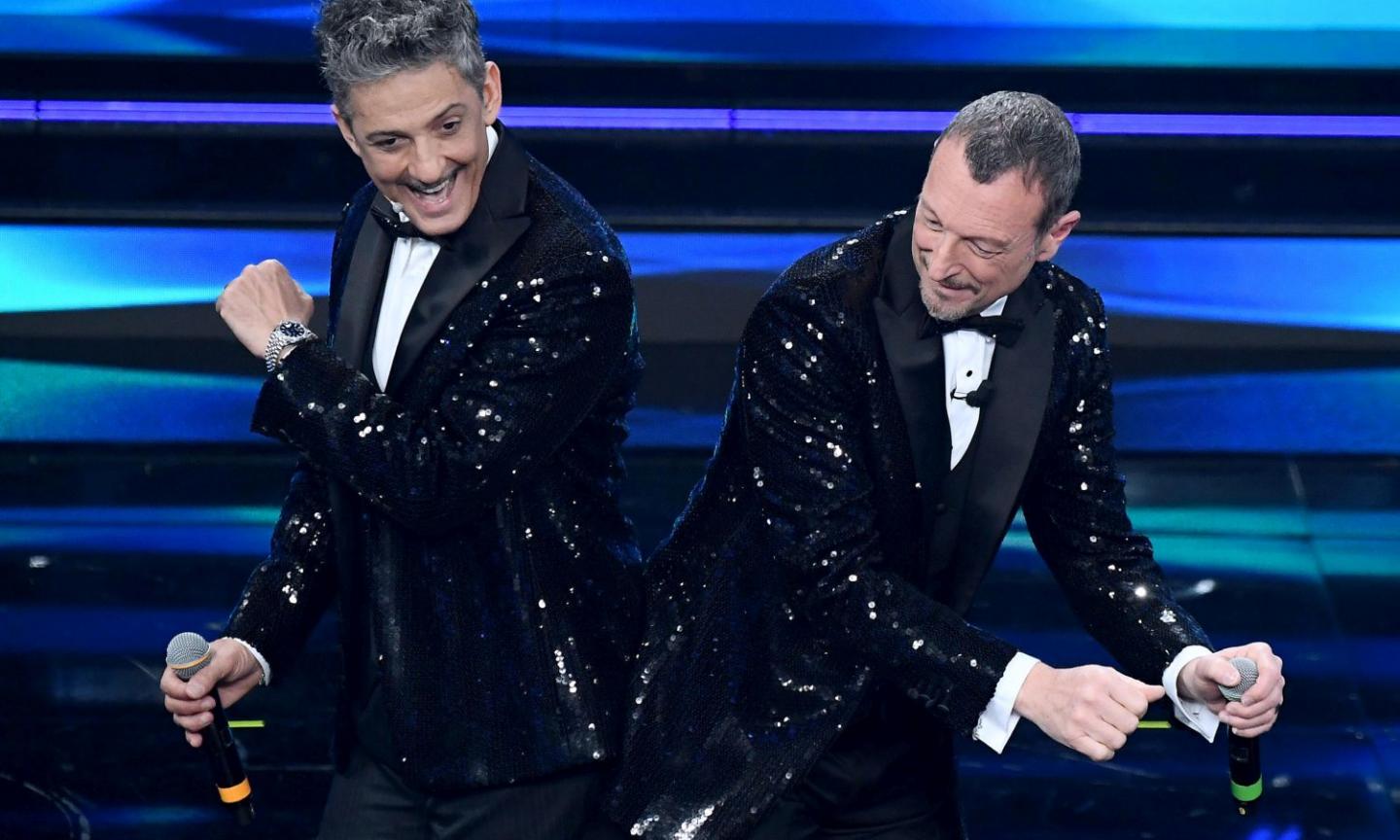 Sanremo 2022, si parte! Achille Lauro apre la gara: il programma della prima serata