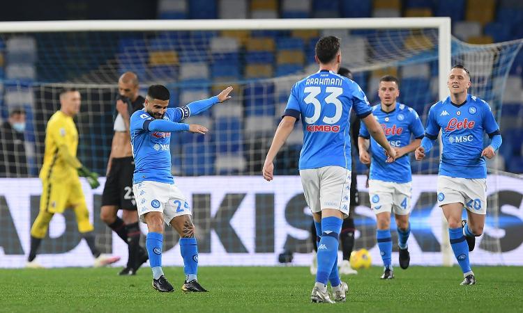 Doppio Insigne e il ritorno di Osimhen: il Napoli vince 3-1 col Bologna e torna in lotta per la Champions