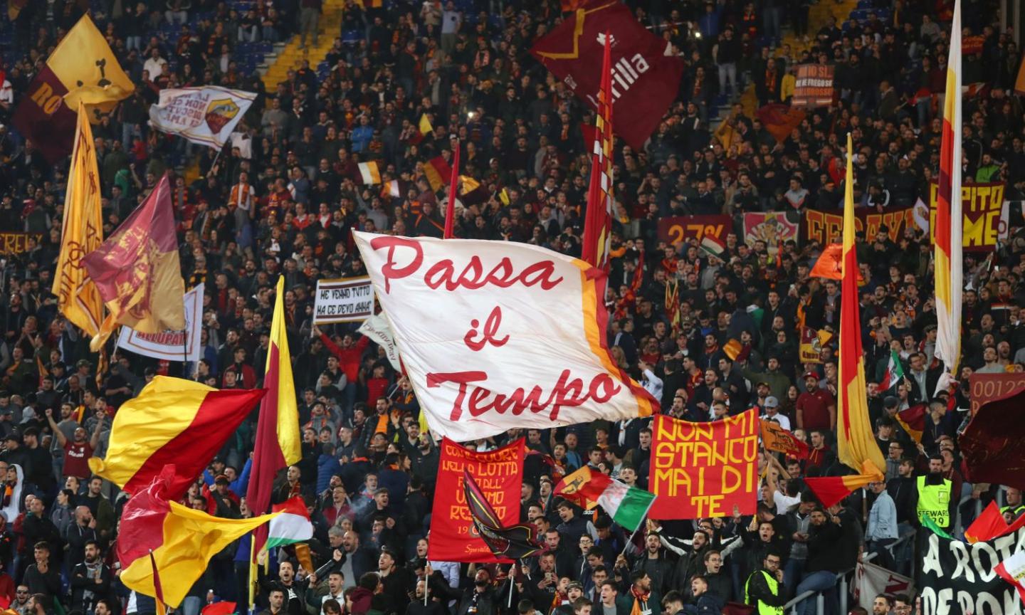 Canzoni sul calcio e cori da stadio: da 'Tu Corri' a 'Grazie Roma', torneremo a cantare insieme