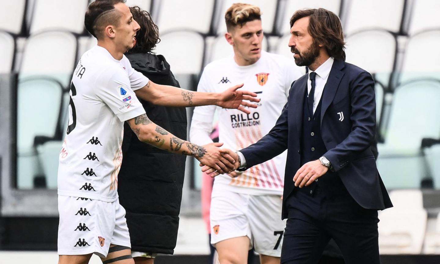 Pirlo: 'L'obiettivo resta lo scudetto, ma deve cambiare la testa. Senza rabbia e poco concentrati, la maglia della Juve pesa'