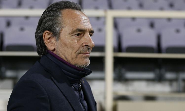 Violamania: la Fiorentina si sta scavando la fossa, non si può sperare di fare punti con 6 difensori in campo