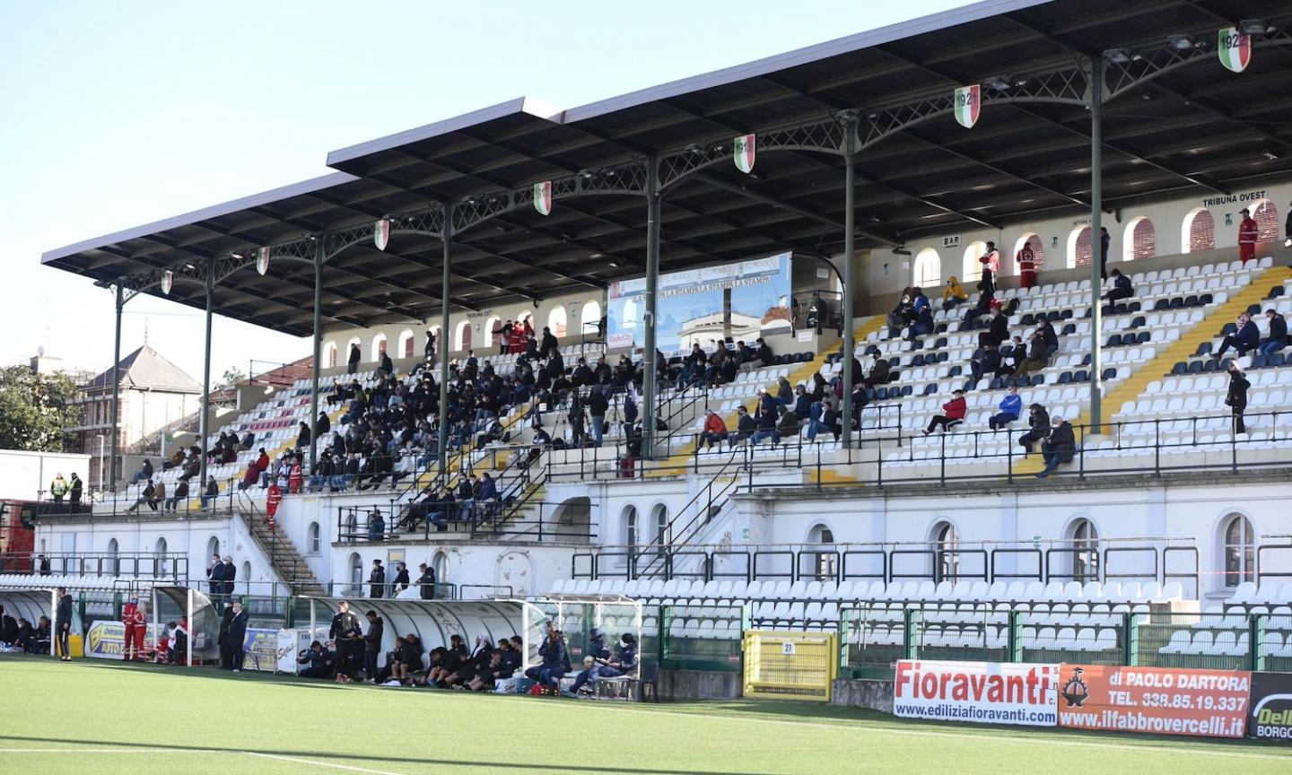 Pro Vercelli, 1-1 nel big match col Como: ma quanta gente allo stadio! E le porte chiuse? La spiegazione