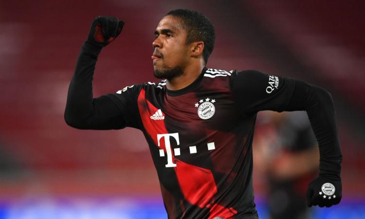 Juve, grana Douglas Costa: il Bayern non lo riscatta, c'è l'ipotesi buonuscita. Ma per il bilancio è un problema