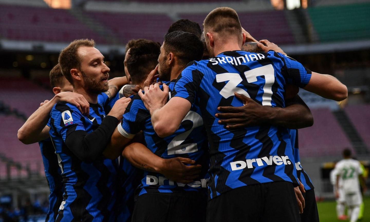 L'Inter batte 2-1 il Sassuolo, fa 10 vittorie di fila e va a +11 sul Milan