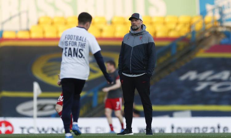 Leeds-Liverpool, maglie dei giocatori contro la Superlega: 'Guadagnatevi la Champions'. E anche Klopp si schiera
