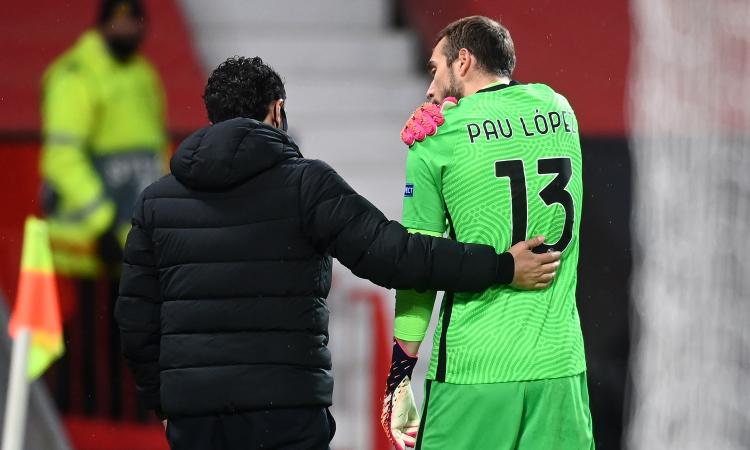 Roma, Pau Lopez si opera alla spalla: tre mesi di stop