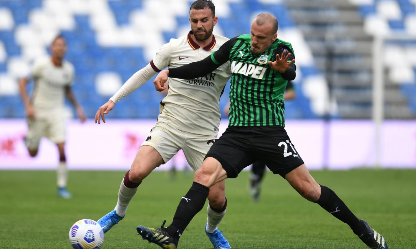 Il Sassuolo ferma la Roma sul 2-2: Traoré e Raspadori rispondono a Pellegrini e Bruno Peres