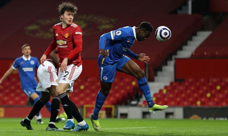 Brighton, UFFICIALE: restano Gross e Welbeck