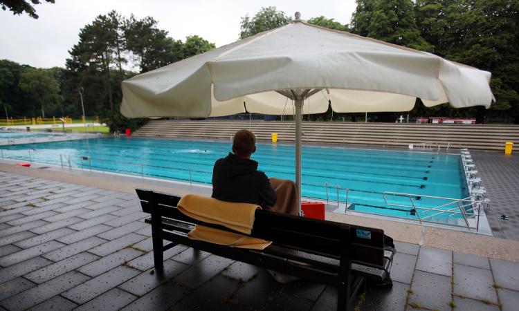 Coprifuoco, piscine, ristoranti e palestre: tutte le date delle riaperture dal 17 maggio al 1° luglio