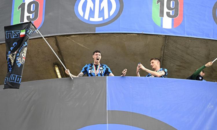 Inter, Bastoni: 'Orgoglioso di far parte di questo gruppo. Grazie mister...'