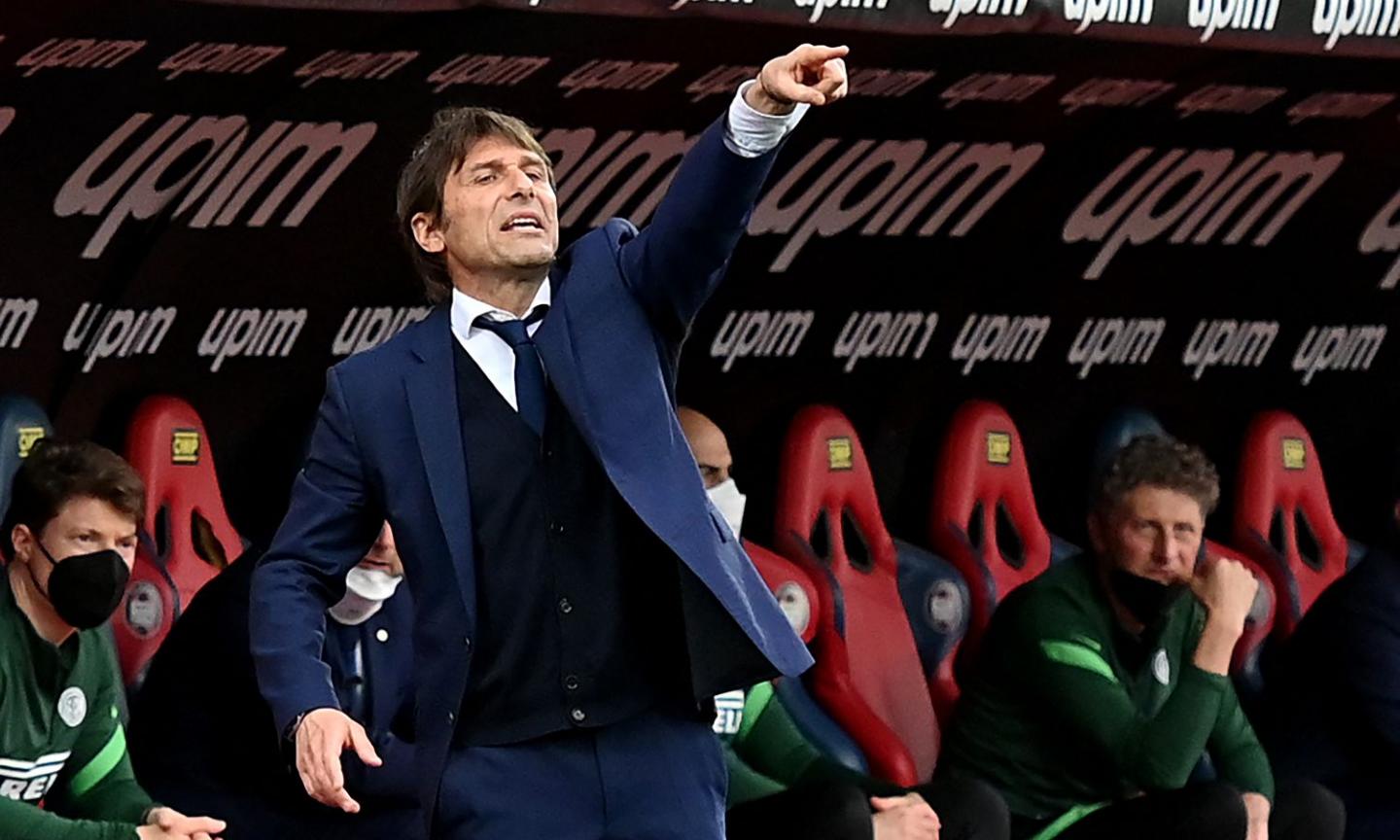 Inter, tutti in ginocchio da Conte: 'Resta qui!'. Ma perché se ne dovrebbe andare, con un contratto da 13 milioni?