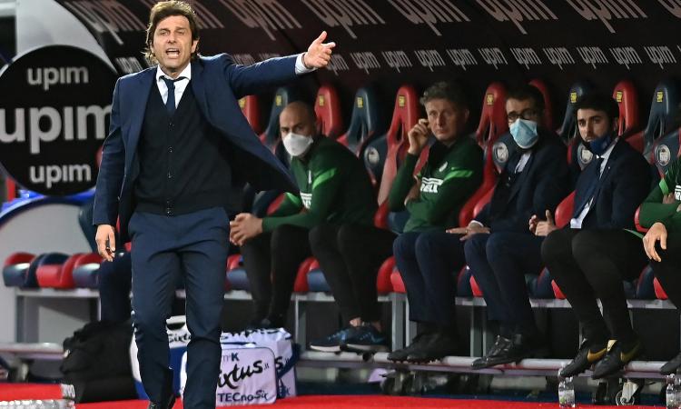 Conte: 'Lo scudetto è un'opera d'arte, con questa Inter non c'è stata partita. Futuro? Ora mi godo il momento...'