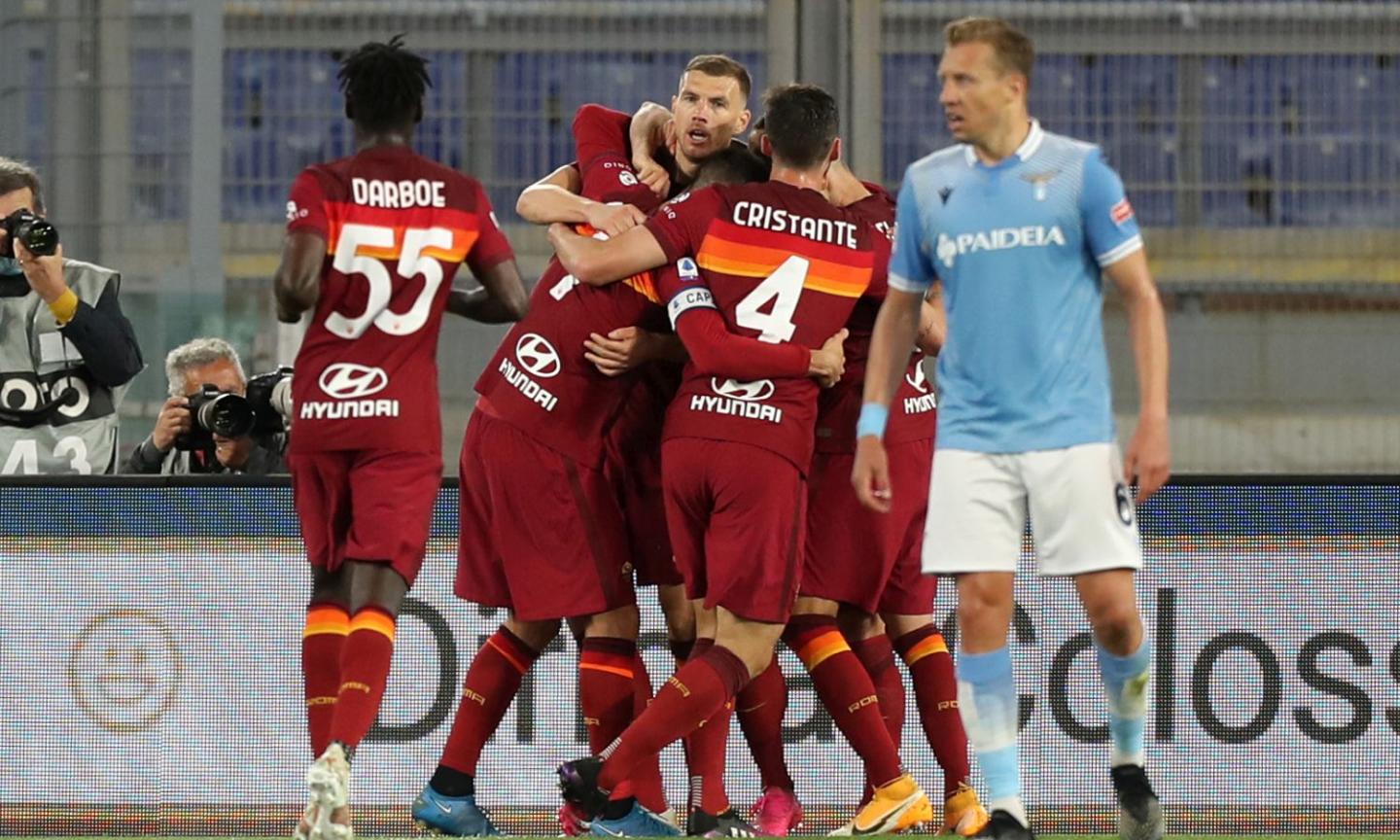 La Roma fa suo 2-0 il derby e pone fine ai sogni Champions della Lazio