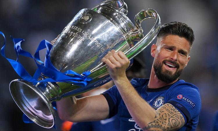 Il Milan aspetta il campione d'Europa Giroud: tra l'accordo e la casa a Milano, è la settimana decisiva