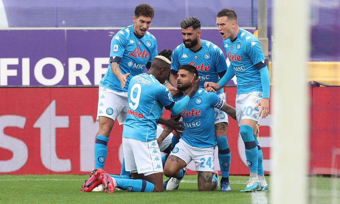 Napoli, risposta alla Juve: Champions a un passo, che fatica! Insigne e Ribery show, Var protagonista