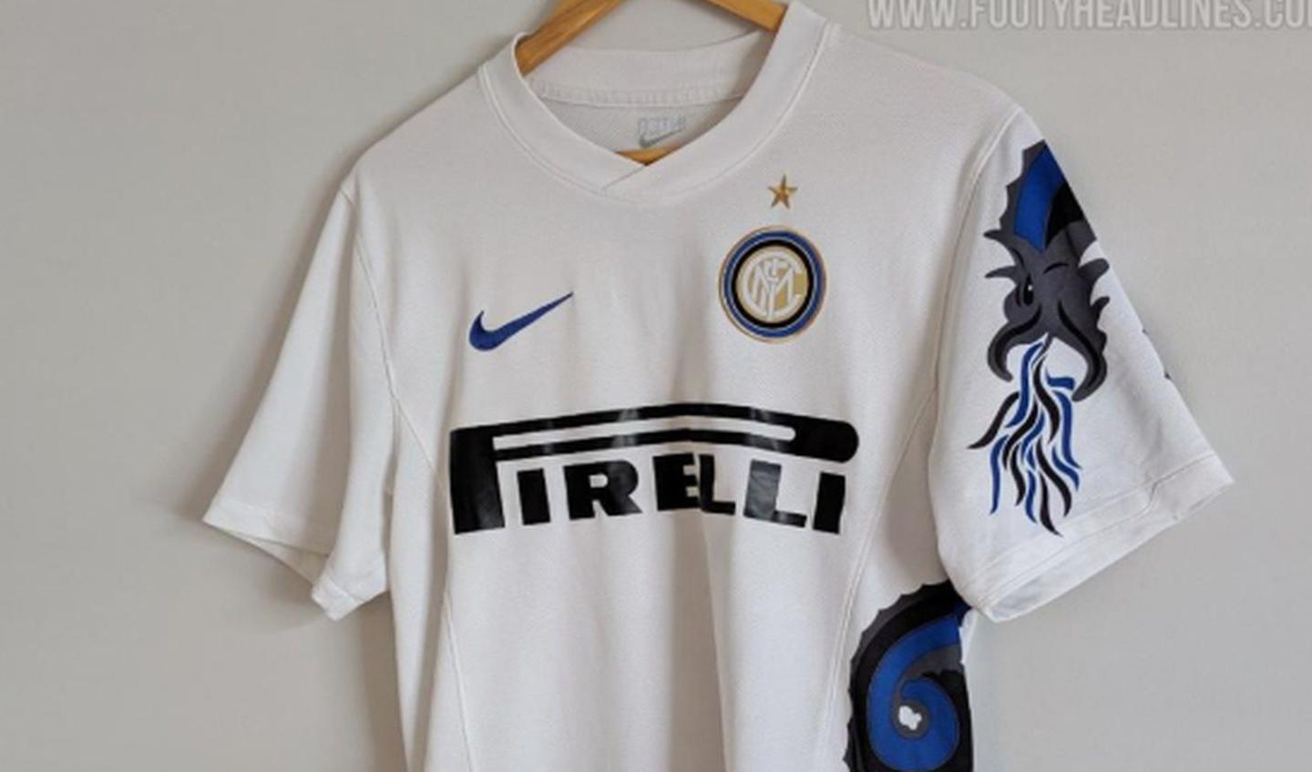 Inter, le anticipazioni sulla seconda maglia: casacca bianca e torna il 'Biscione', le FOTO