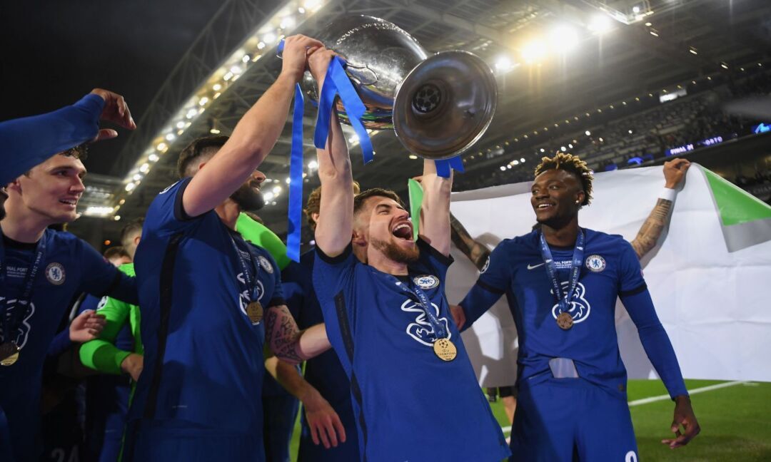 Juve, Cherubini a Londra lavora anche per Jorginho. E McKennie così può partire