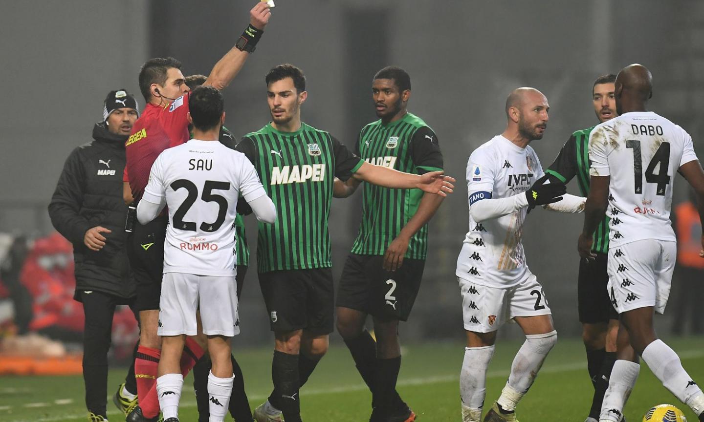 Roma-Sassuolo, rivivi la MOVIOLA: giusto annullare i gol a Berardi e Scamacca