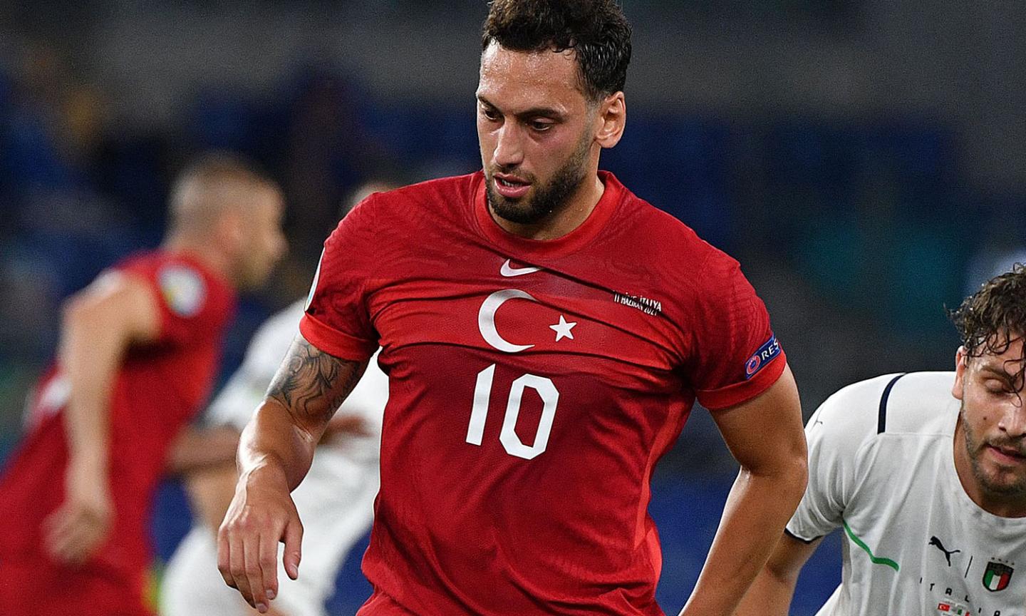 Calciomercato Juve: la posizione su Calhanoglu, tra Inter e Milan