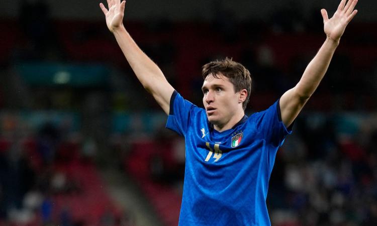 Euro 2020, finale in bilico: l'Italia tallona l'Inghilterra. Chiesa, un altro gol che sblocca il match vale 11